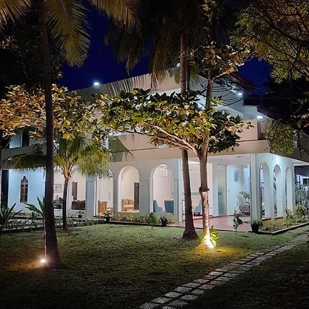 Blue Sand Beach Resort Trincomalee Exterior foto
